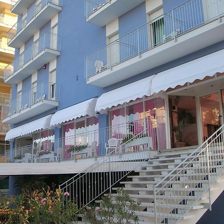 Hotel Continental Песаро Екстериор снимка