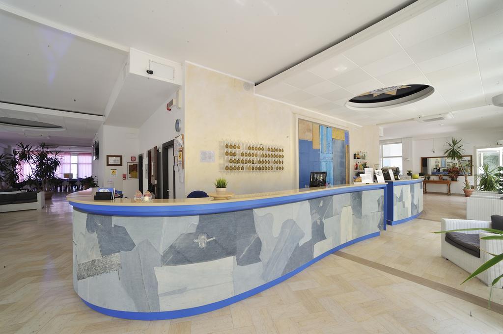 Hotel Continental Песаро Екстериор снимка