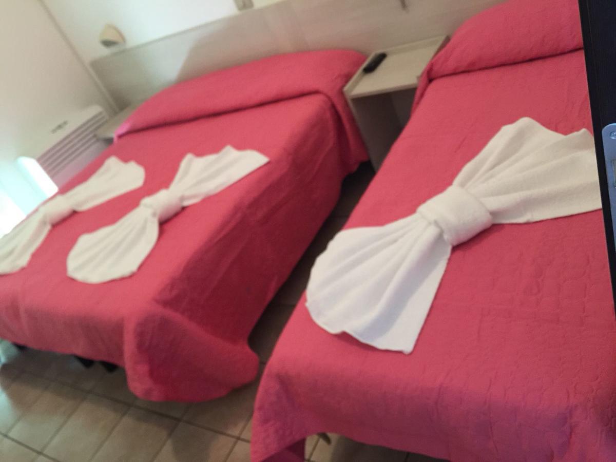 Hotel Continental Песаро Екстериор снимка